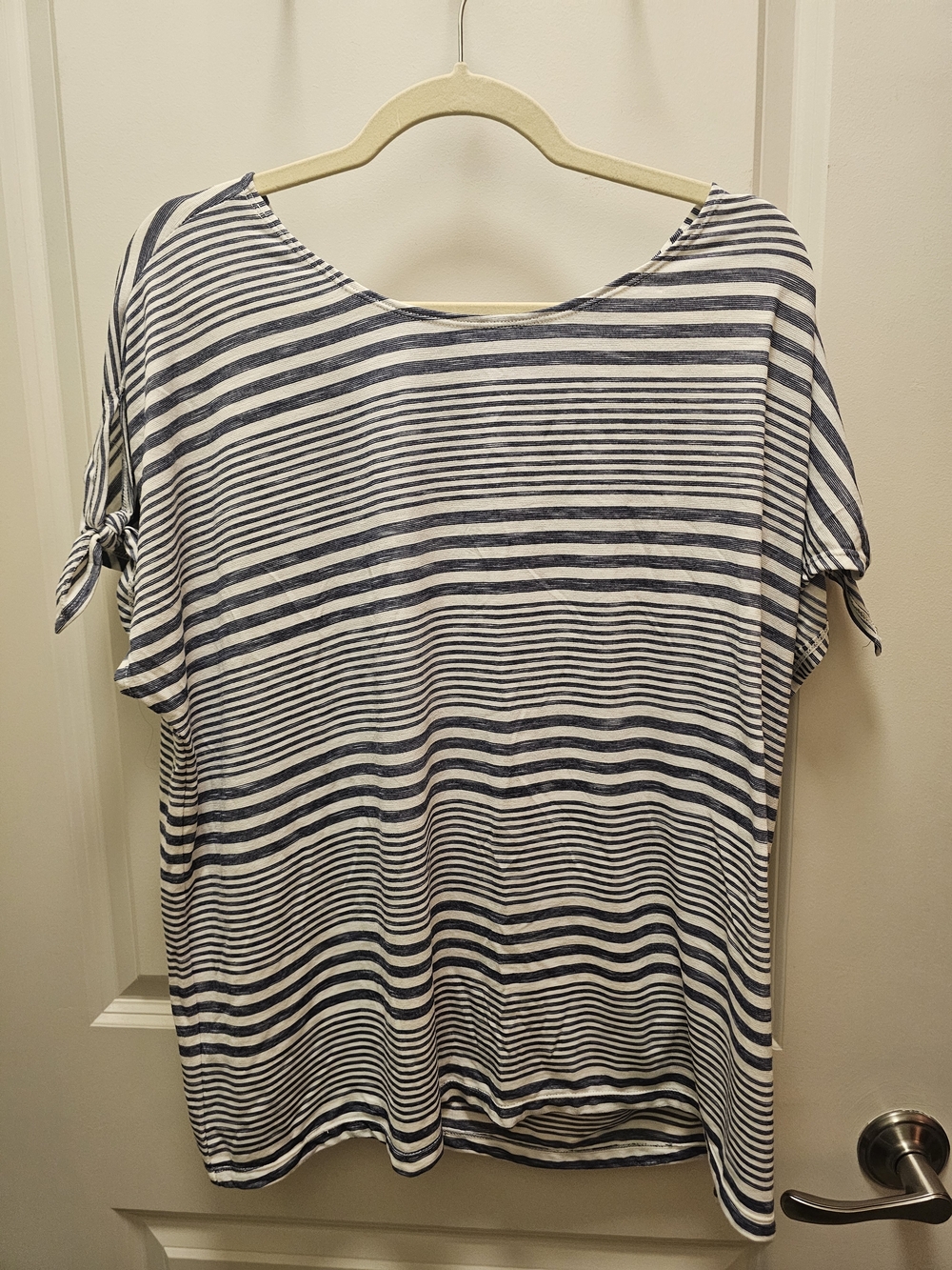 Max Studio Striped Navy and White Tie-Sleeve Top